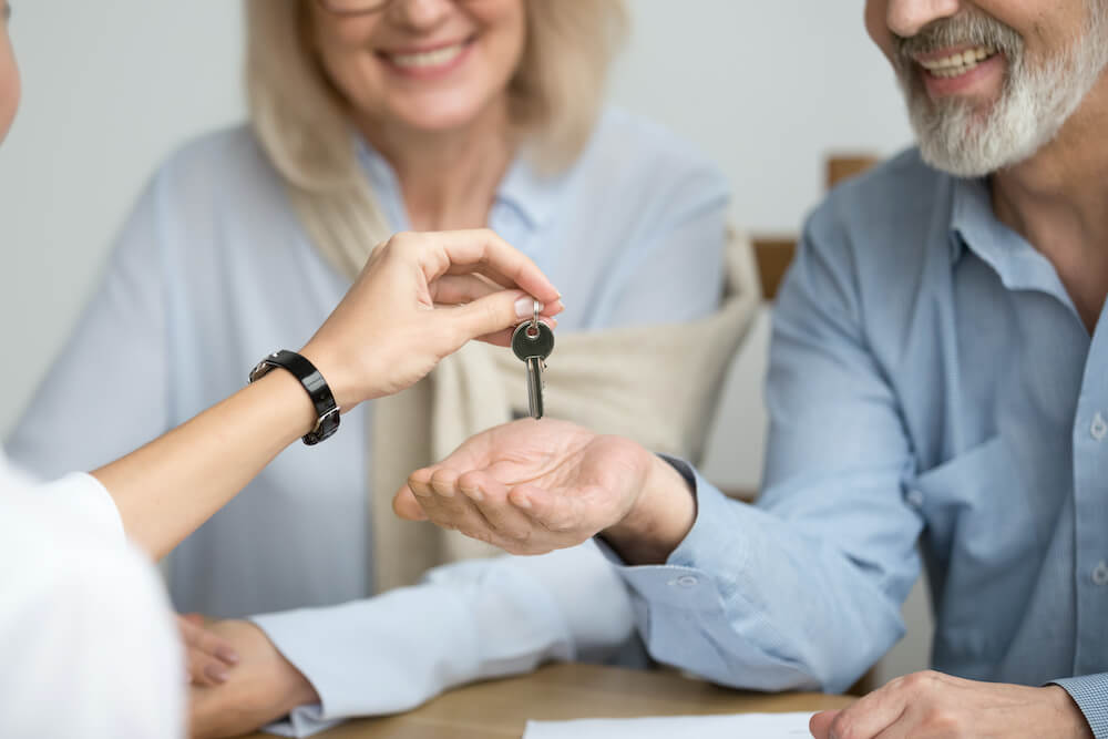 Übergabe der Wohnungsschlüssel nach Anmeldung von Eigenbedarf